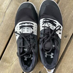 M12 under armour trainers